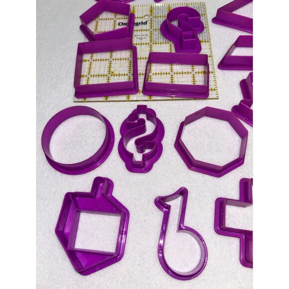 Lot of 15 Plastic Cookie Cutters Various Simple Shapes Square Star Triangle EUC - Picture 7 of 7